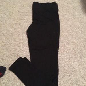 BLACK FLEECE LEGGINGS!!